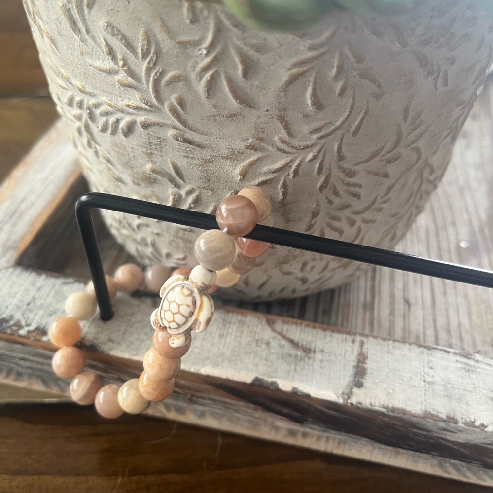 ⭐️ $5 Bundled w/ Any Item⭐️ - Picture 2 of 3